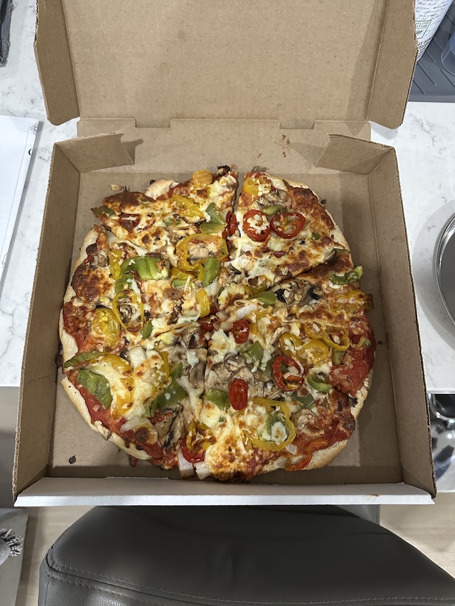 Central Pizza - ON L2A 3S5 - Photo 1