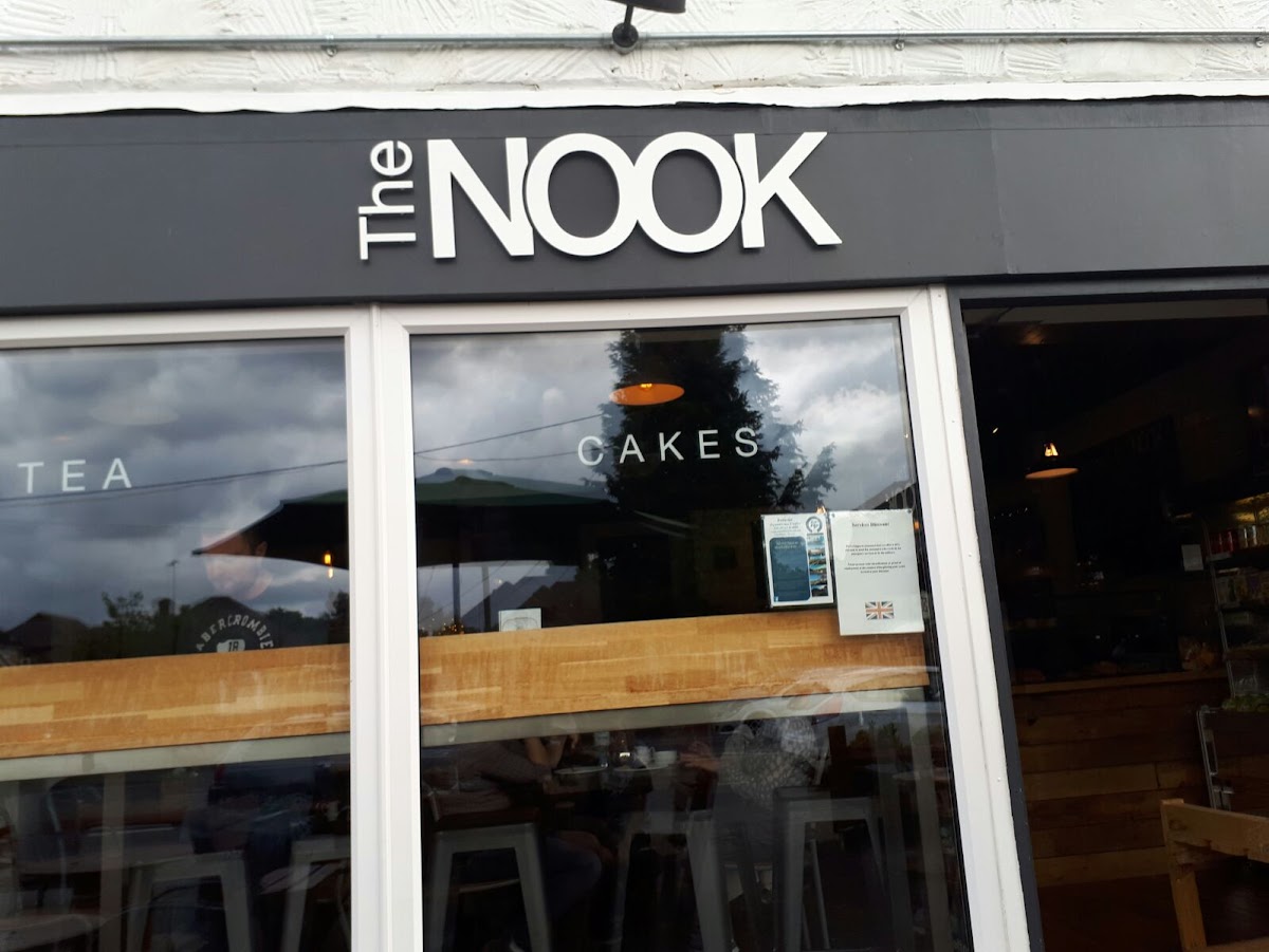 The Nook - Camberley GU16 6LA - Photo 5