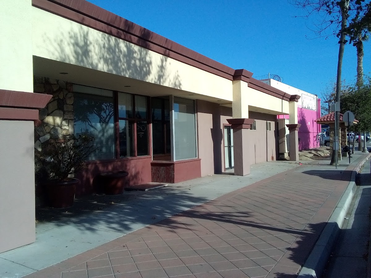 Riviera Family Restaurant - Photo 3