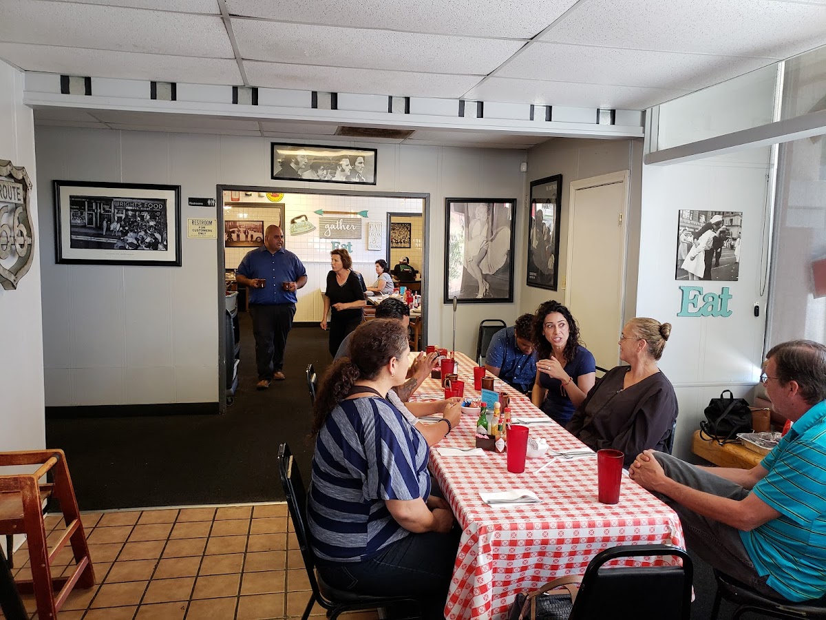 Riviera Family Restaurant - Photo 4