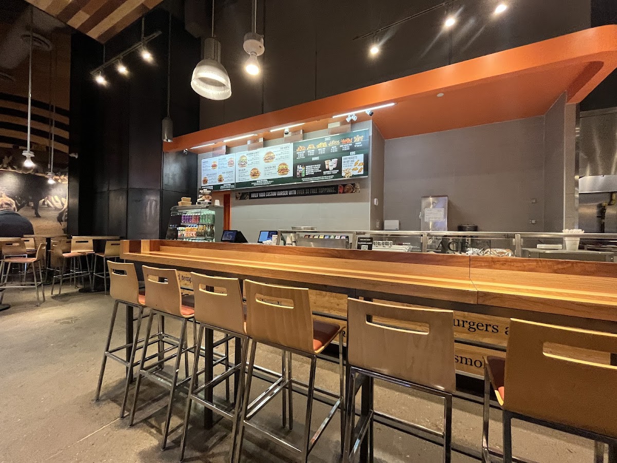 South St. Burger - ON L4K 5W4