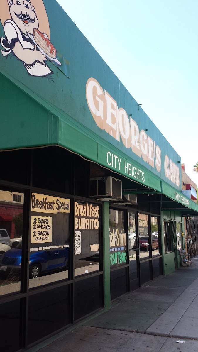 George's Cafe - San Diego - Photo 7