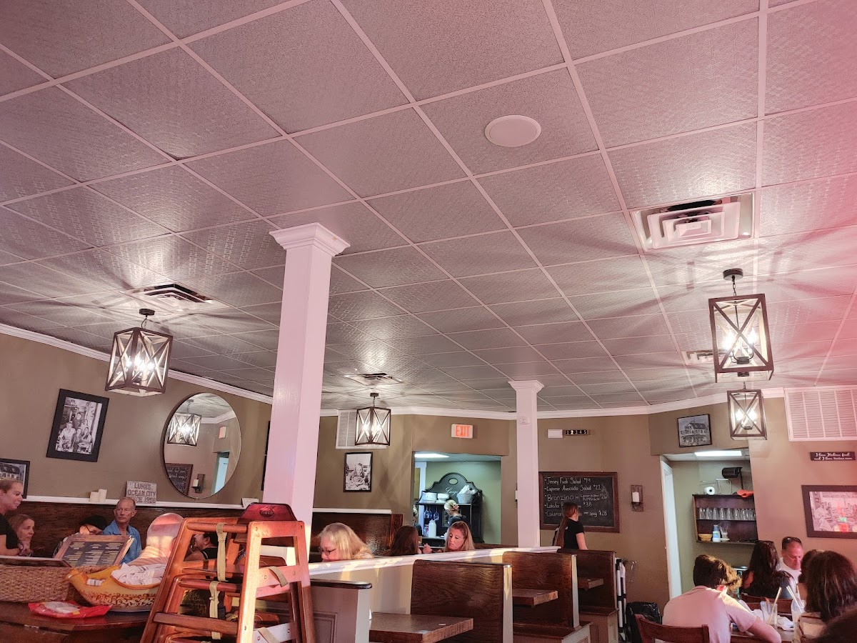 Luigi's Italian Restaurant - Ocean City - Photo 3