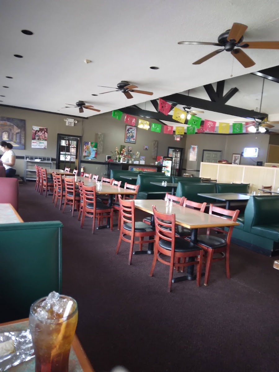 El Azteca - Commerce - Photo 2