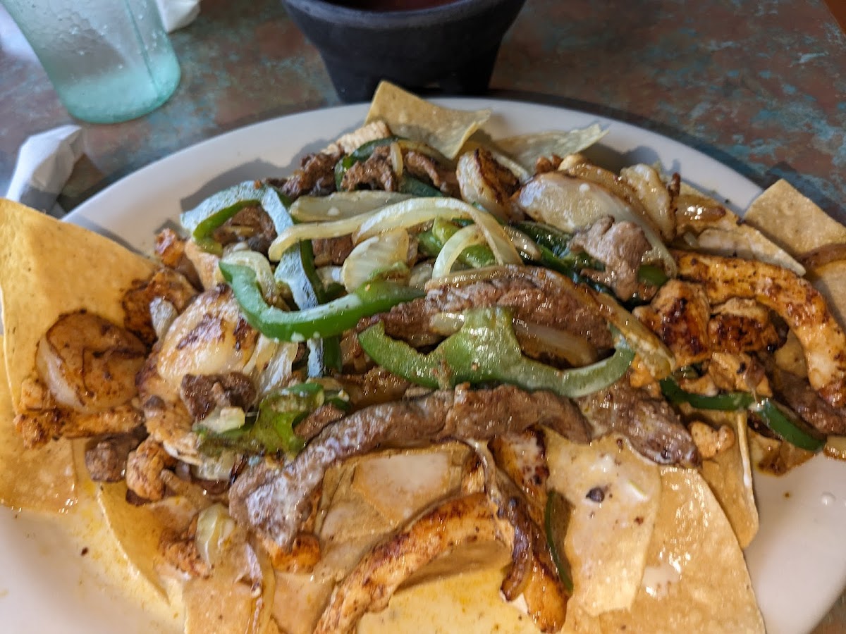 El Azteca - Commerce - Photo 4