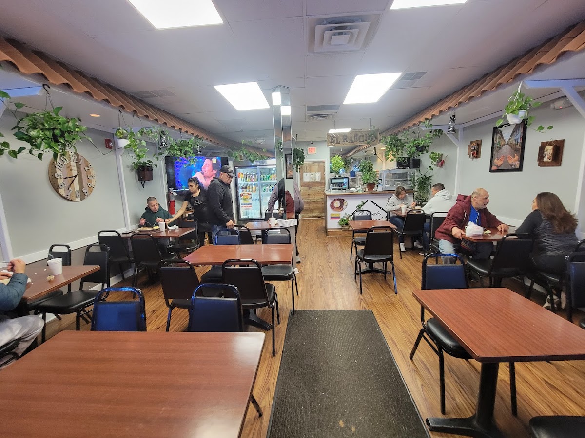 El Rancho Restaurant - Morristown - Photo 5