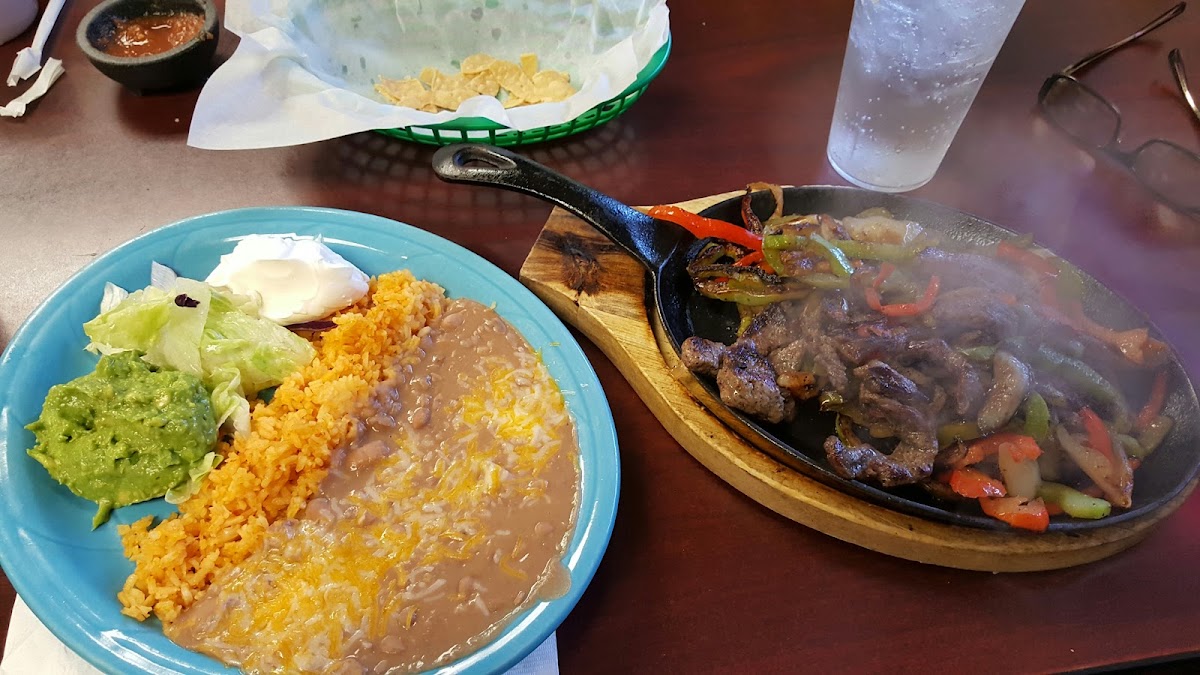 Gonzalez Mexican Restaurant - Willow Creek - Photo 5