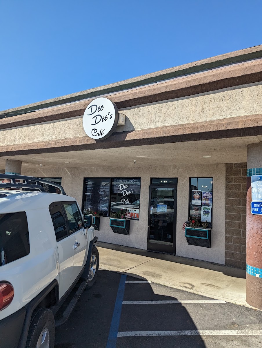 Dee Dee's Cafe