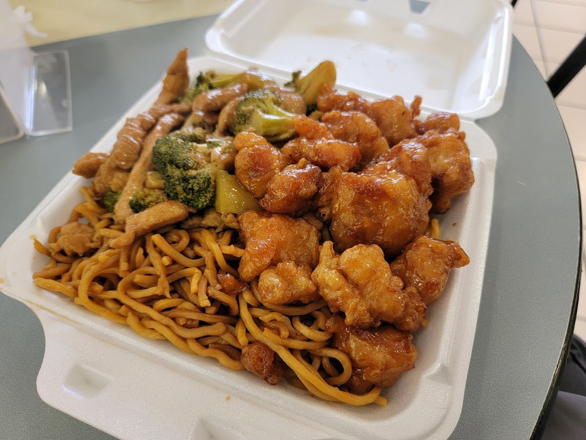 Wong's Wok - Morgantown - Photo 7