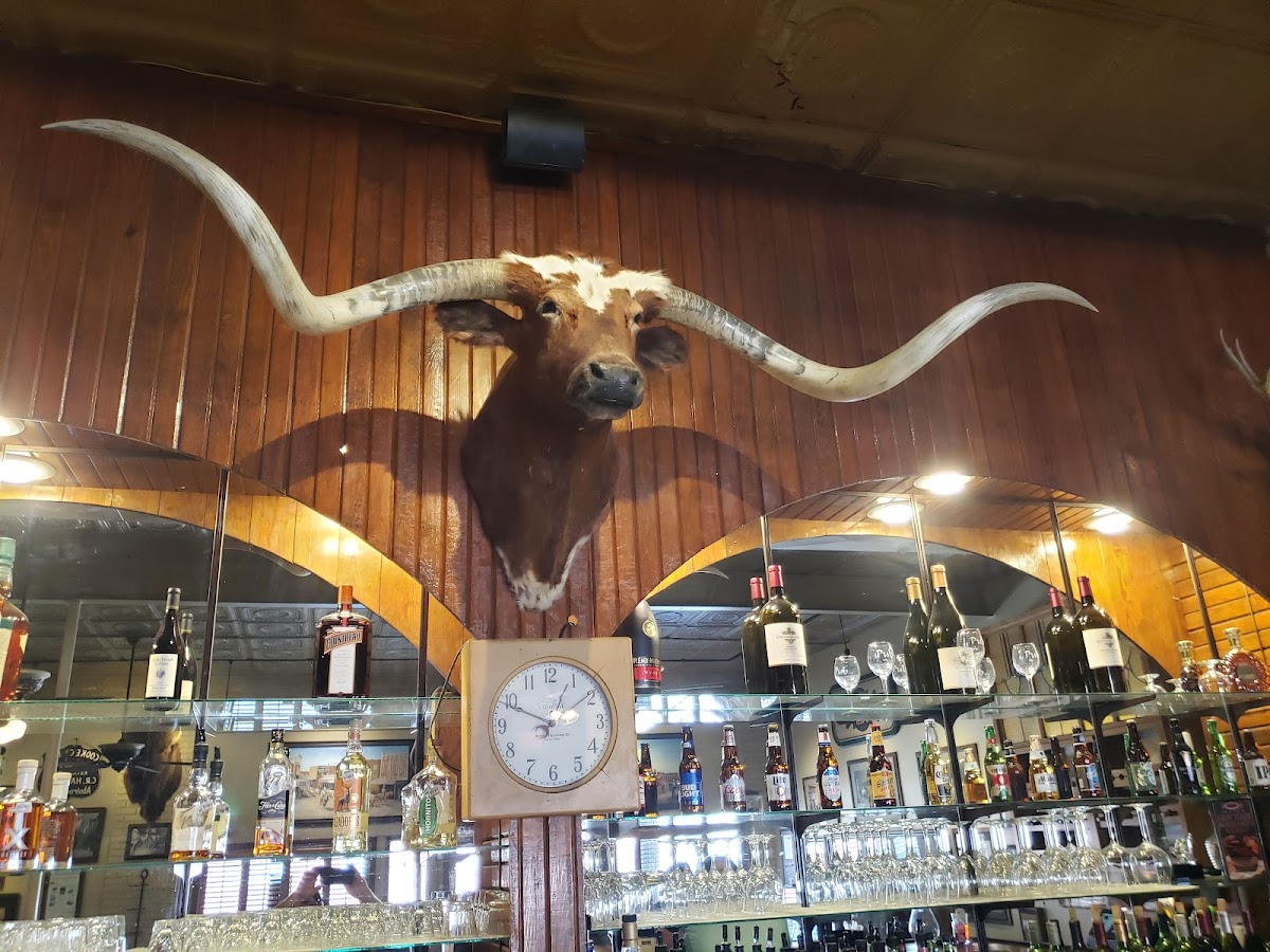 Main Street Pub - Photo 3