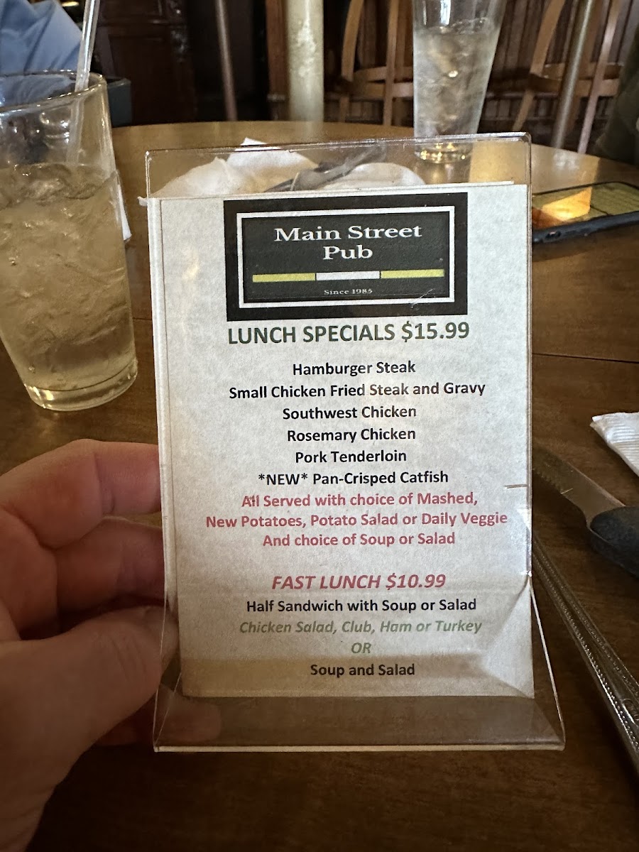 Main Street Pub - Photo 5