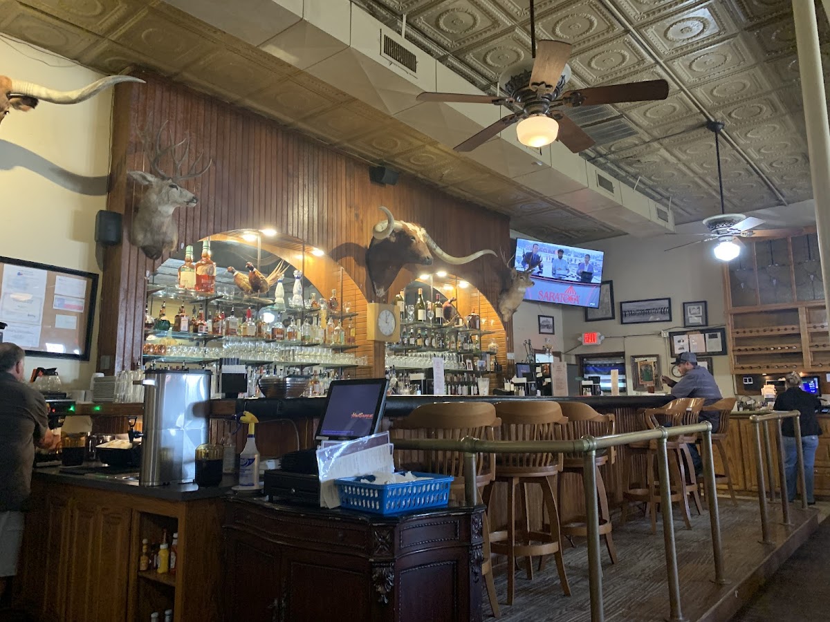 Main Street Pub - Photo 6