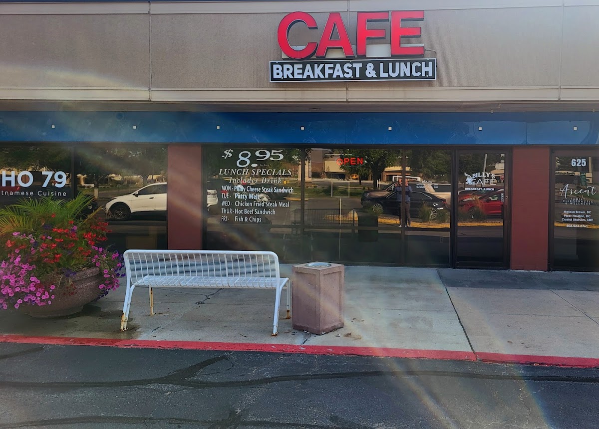 Billy's Miracle Hills Cafe - Photo 2