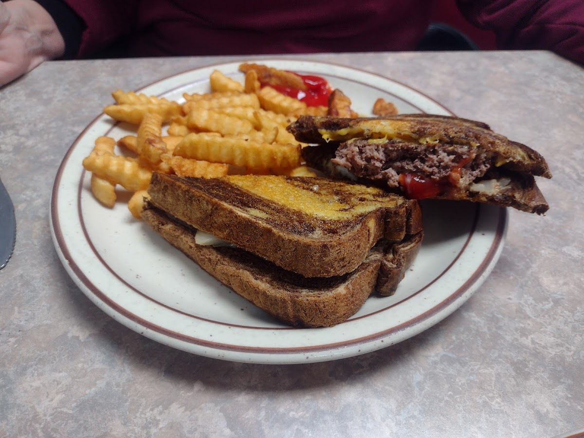 Billy's Miracle Hills Cafe - Photo 4