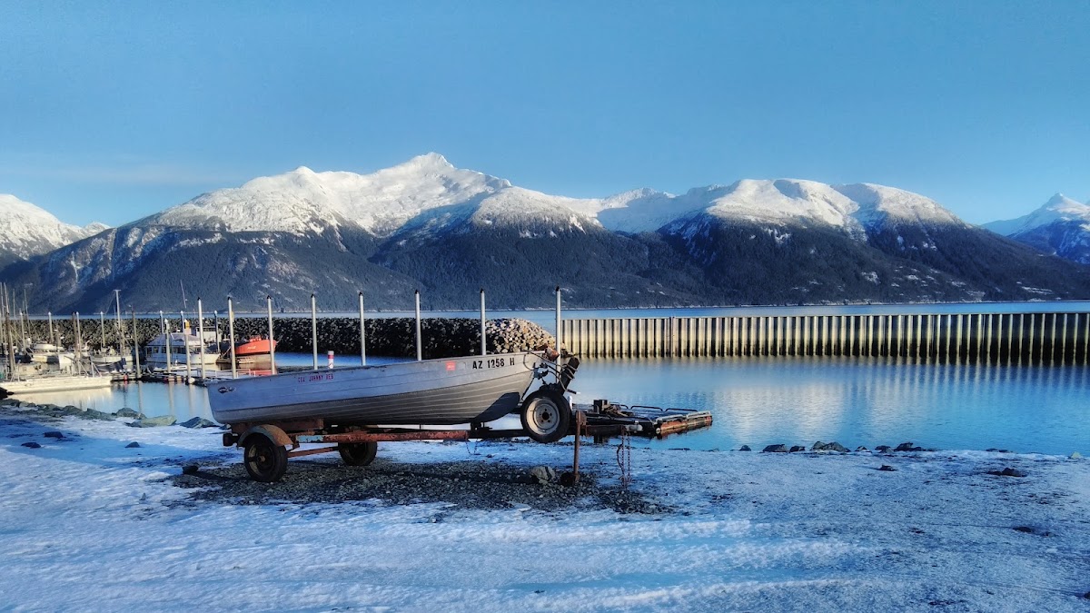 Lighthouse Restaurant - Haines - Photo 3