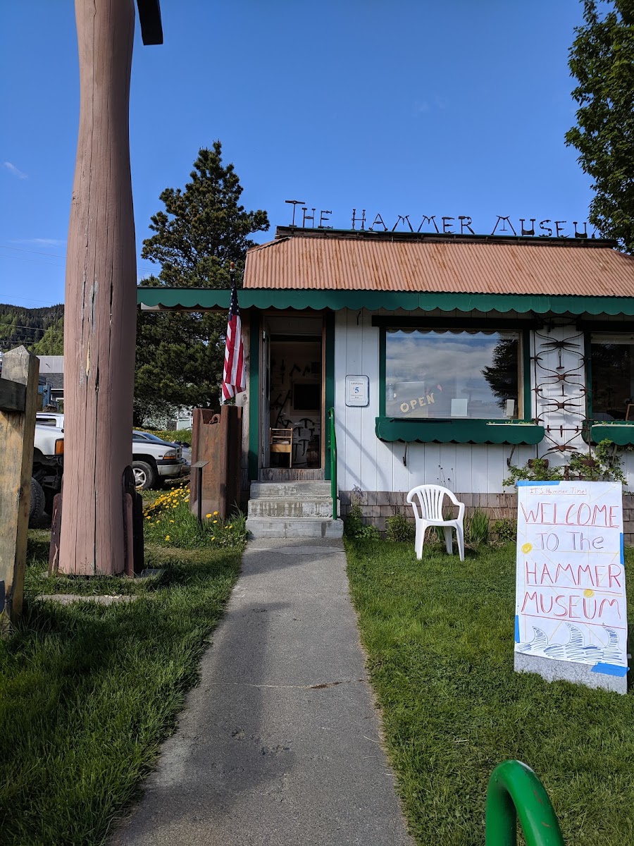 Lighthouse Restaurant - Haines - Photo 4