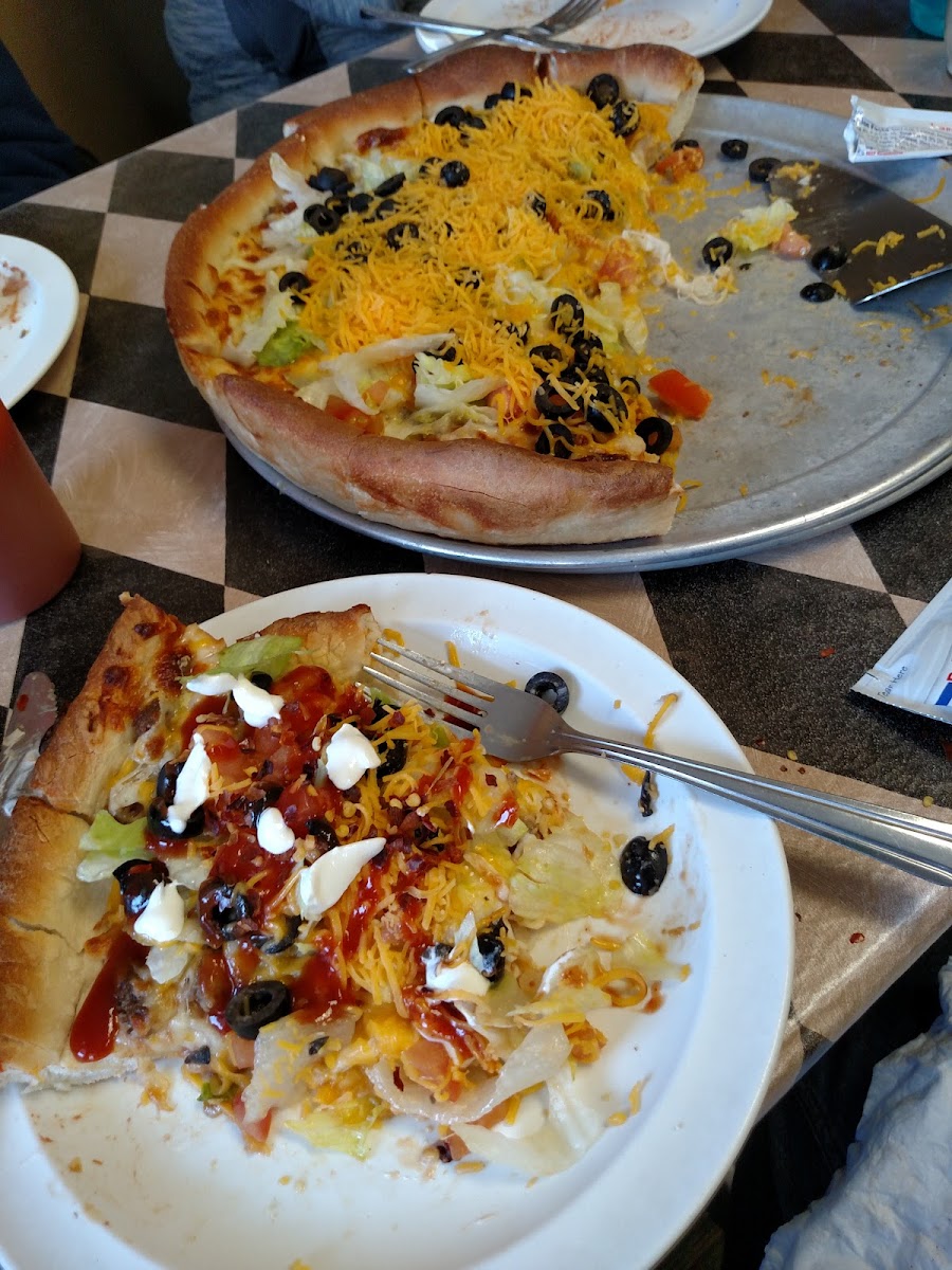 Tower Pizza - Staples - Photo 5