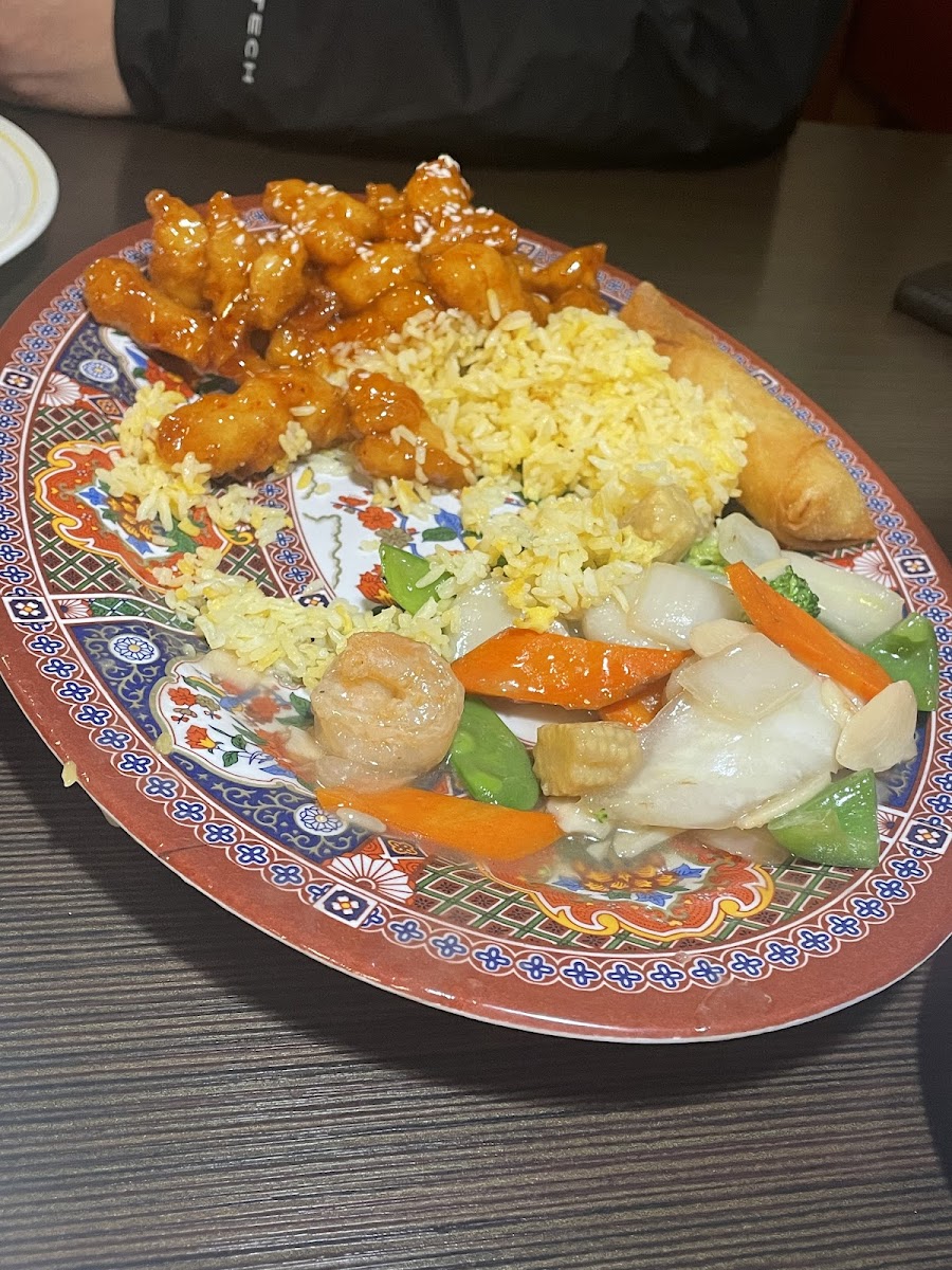 Panda Chinese Restaurant - Anchorage - Photo 2
