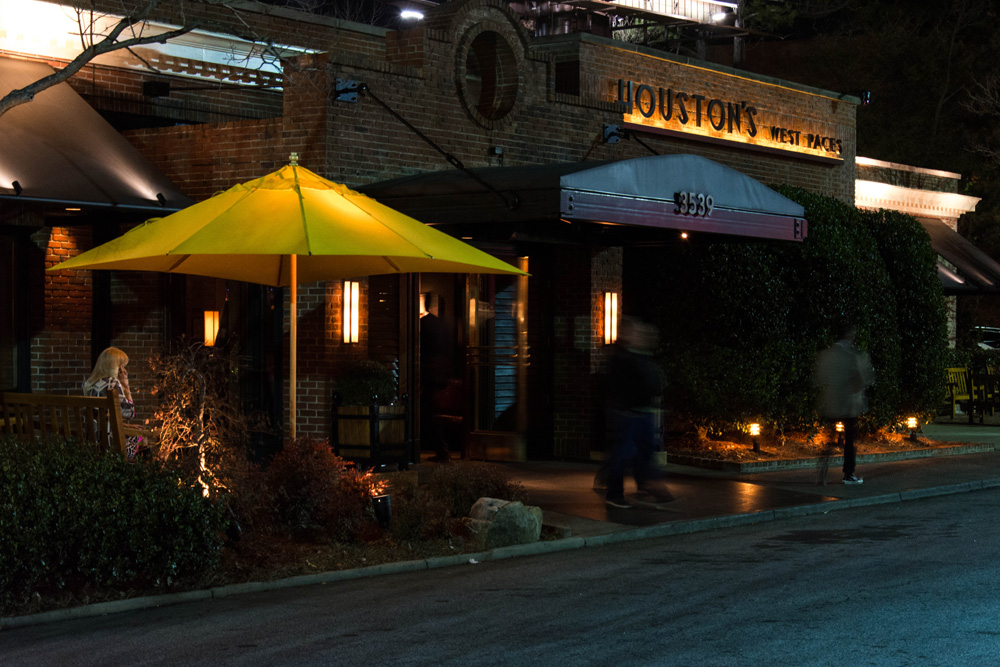 Houston's - Atlanta - Photo 3