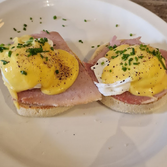 Eggs Royale
