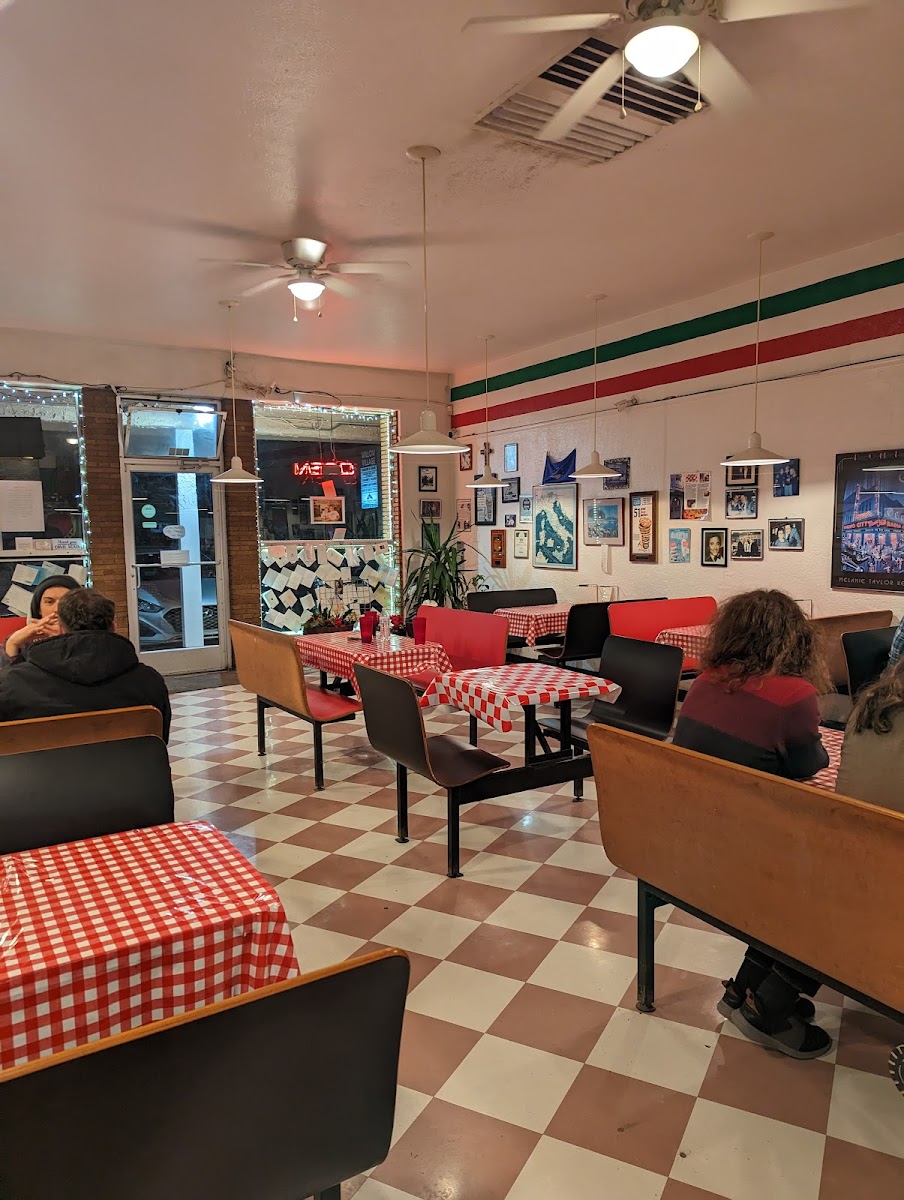 Giovanni's Pizzeria - Albuquerque