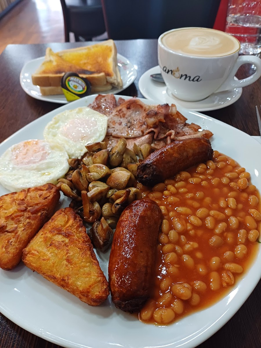 Cafe Aroma - Ringwood BH24 1HB - Photo 2