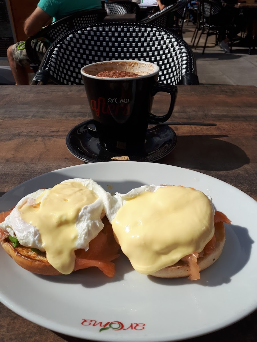 Cafe Aroma - Ringwood BH24 1HB - Photo 6