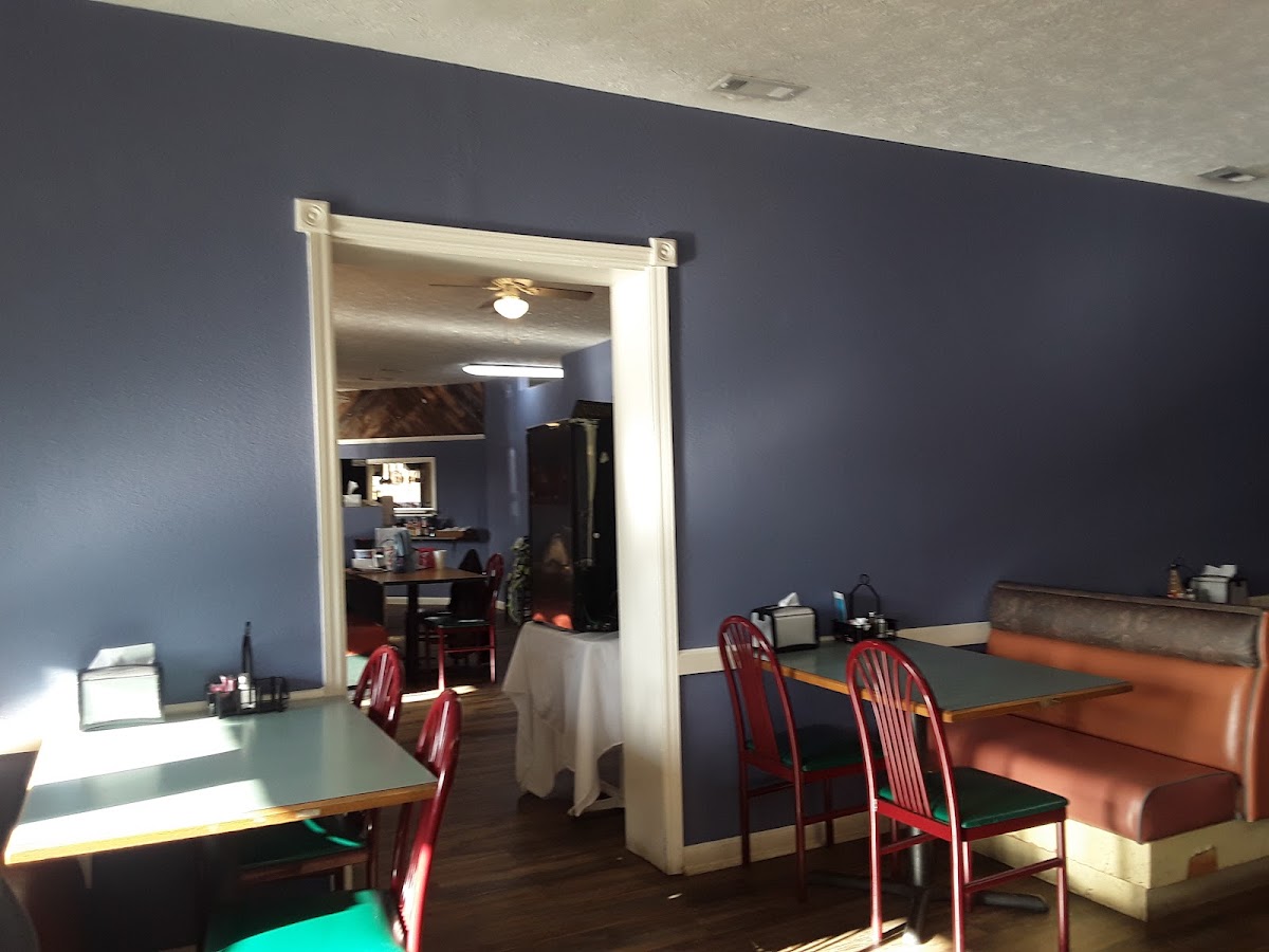 Country Kitchen Restaurant - Surgoinsville - Photo 2