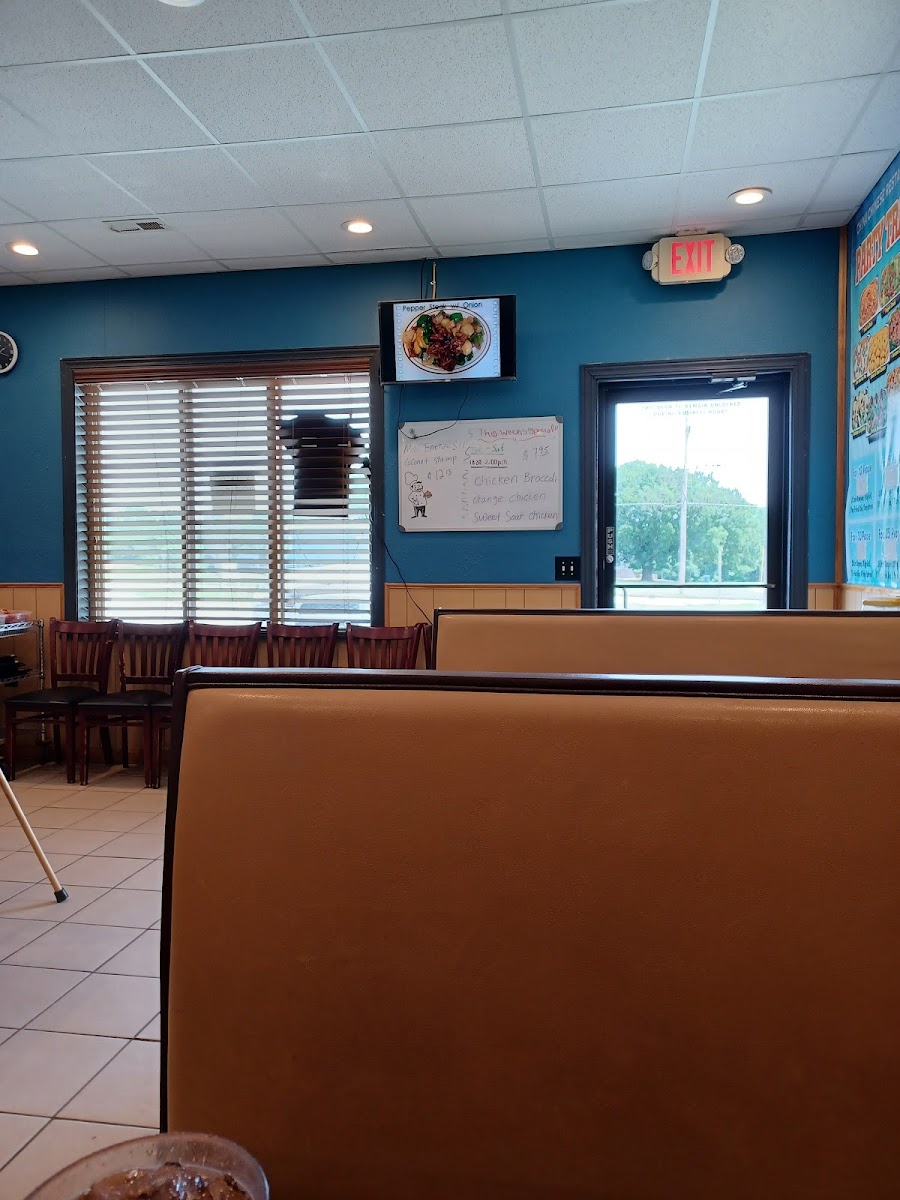 China Restaurant - Anthony - Photo 2