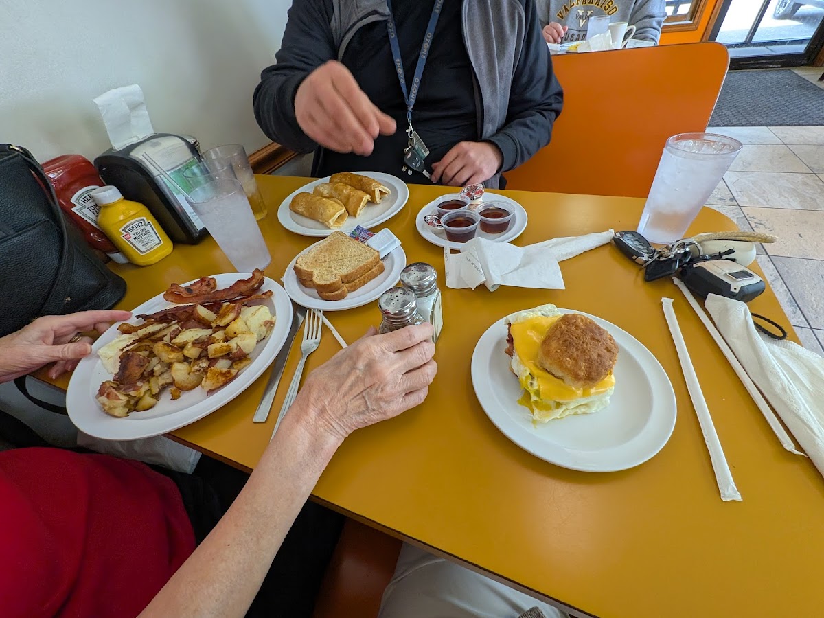 Sunrise Cafe - Springfield - Photo 5