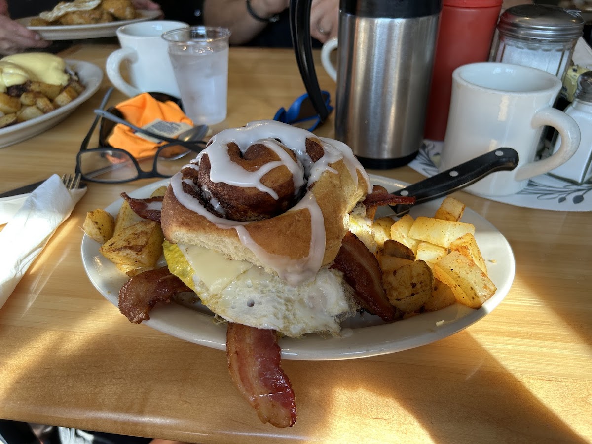 Mom's Kitchen - Gloucester - Photo 4