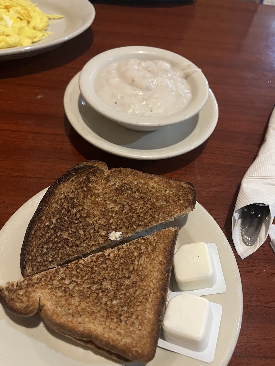 Susie's Grill - Photo 9