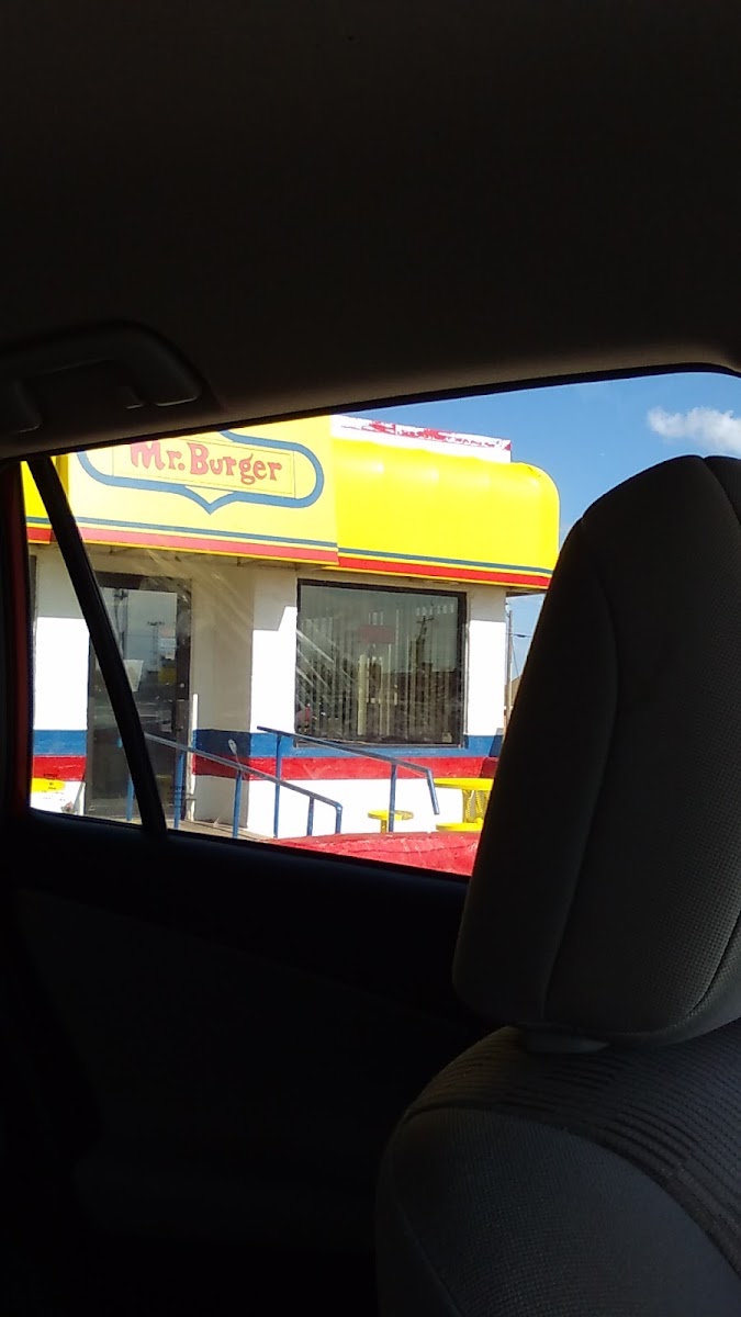 Mr Burger - Dimmitt - Photo 6
