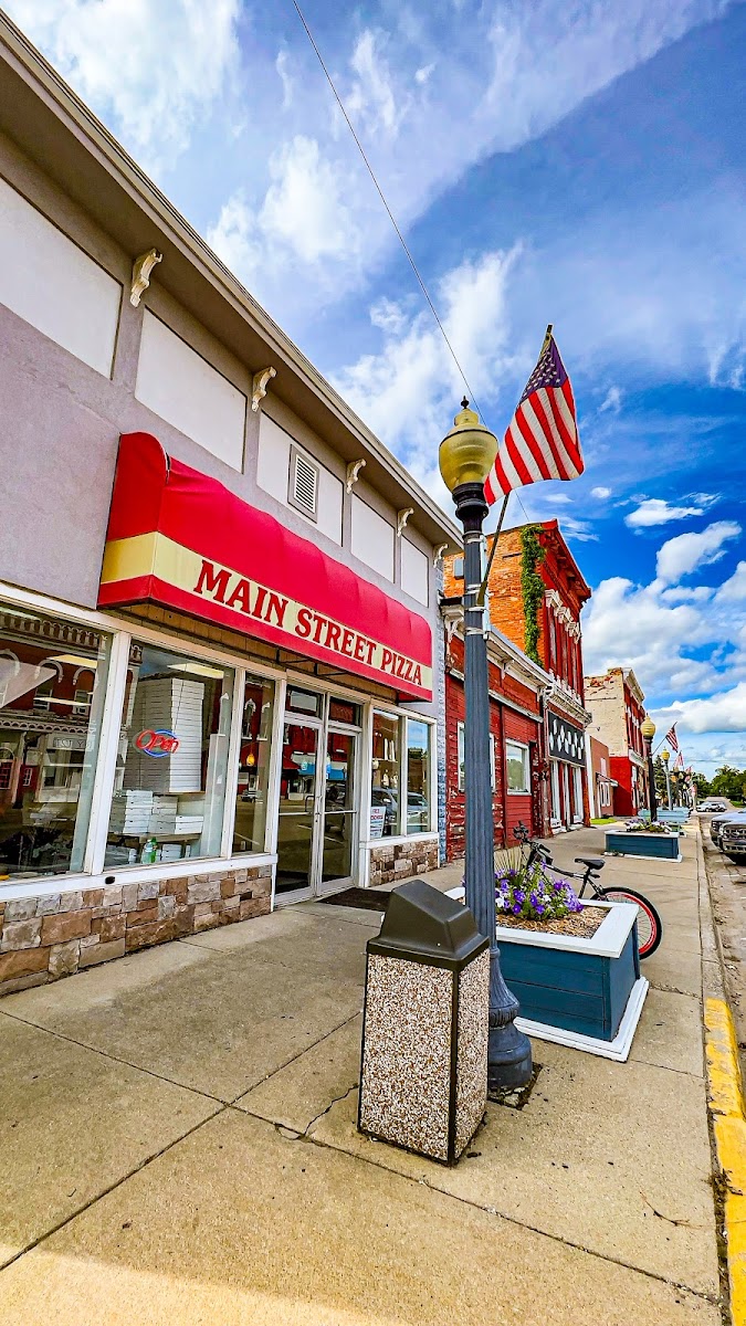 Main Street Pizza - Ovid