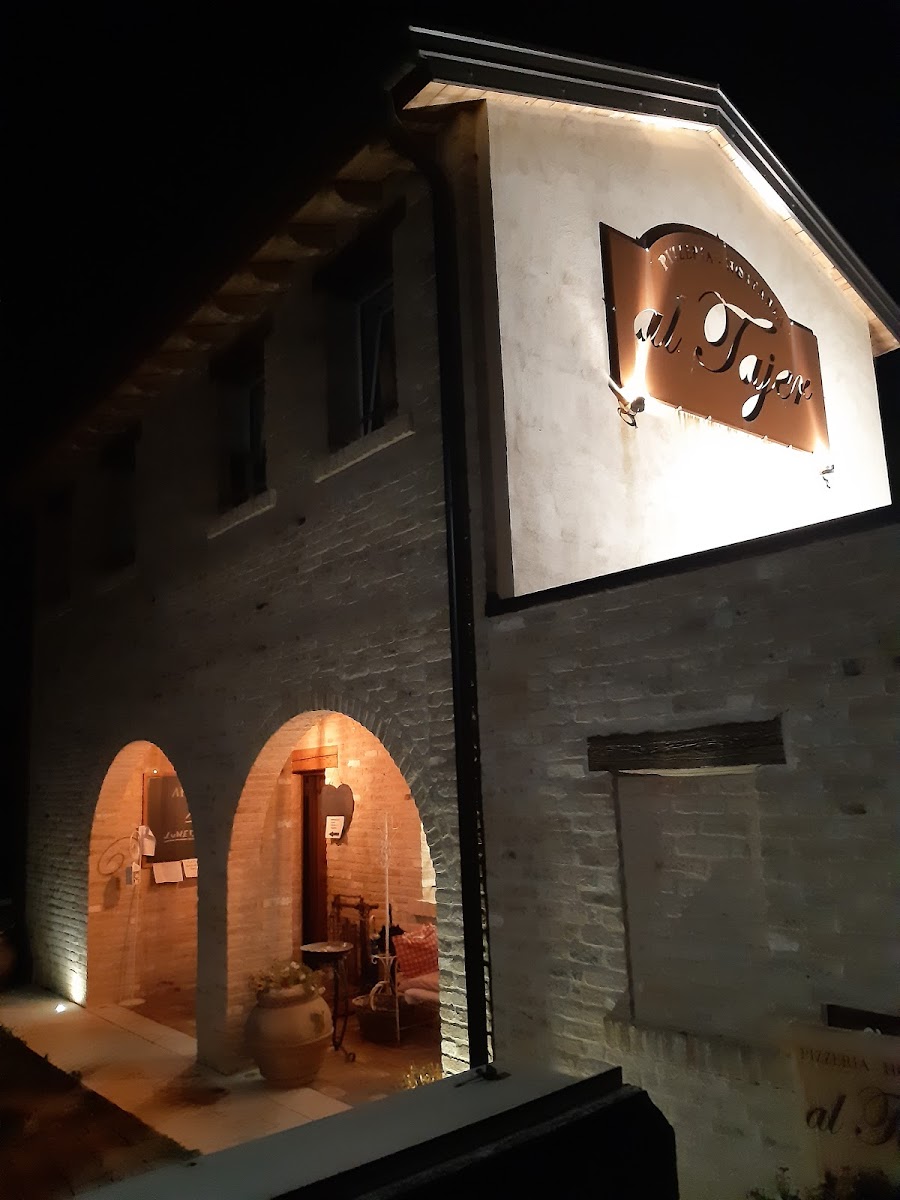 Pizzeria al Tajer - Photo 3
