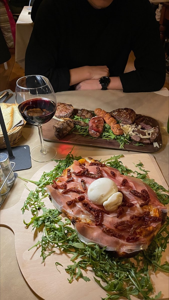 Pizzeria al Tajer - Photo 4