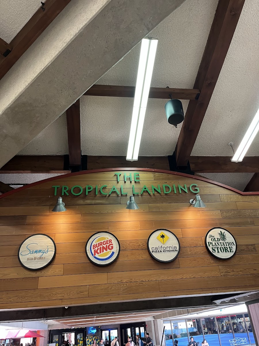California Pizza Kitchen - Kahului - Photo 2