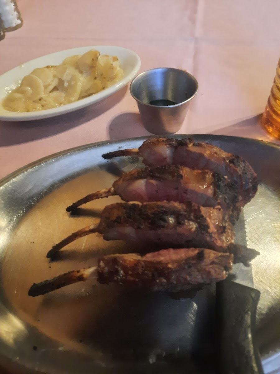 Charley's Steak House - Photo 8