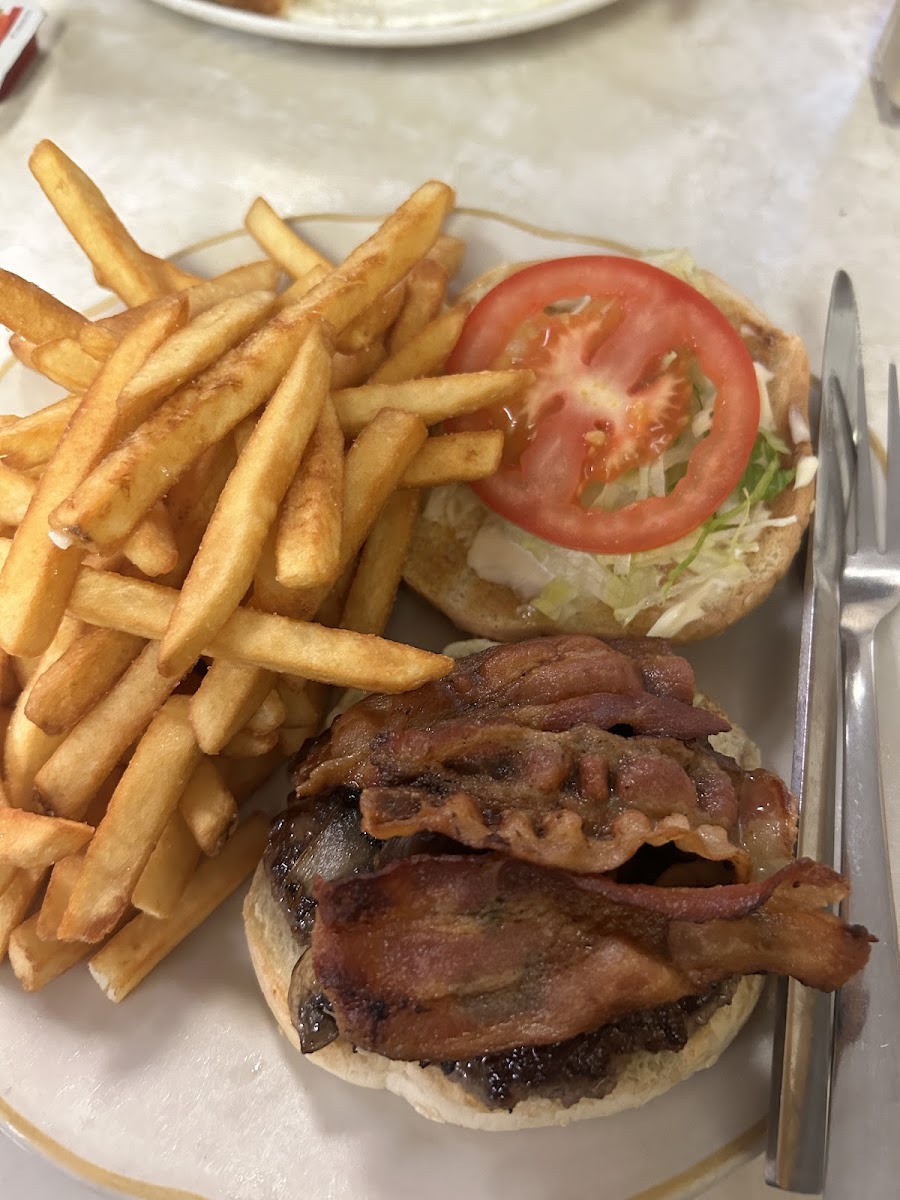 Truck Stop Cafe - Photo 4
