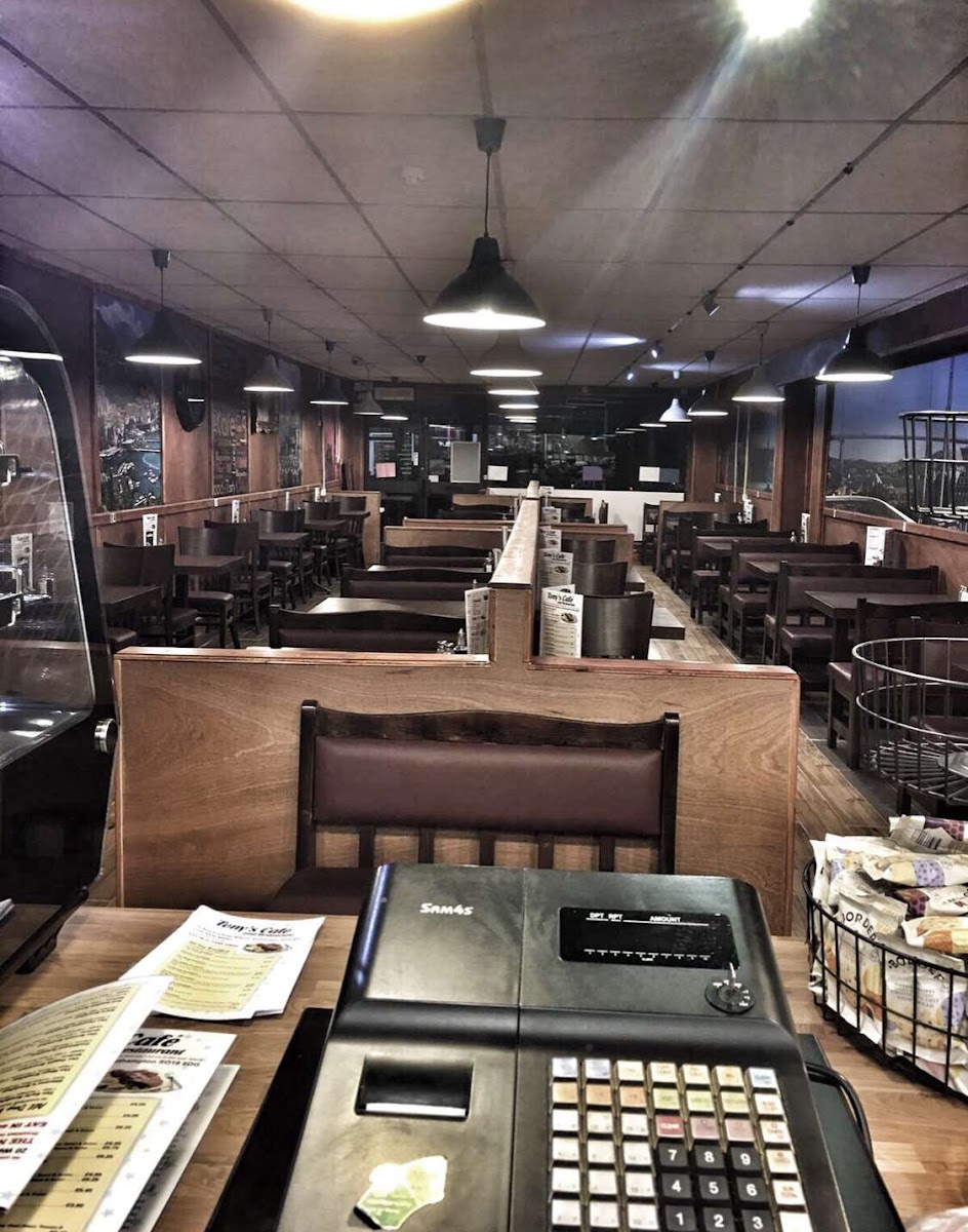 Tonys Cafe - Southampton SO18 6TG - Photo 6