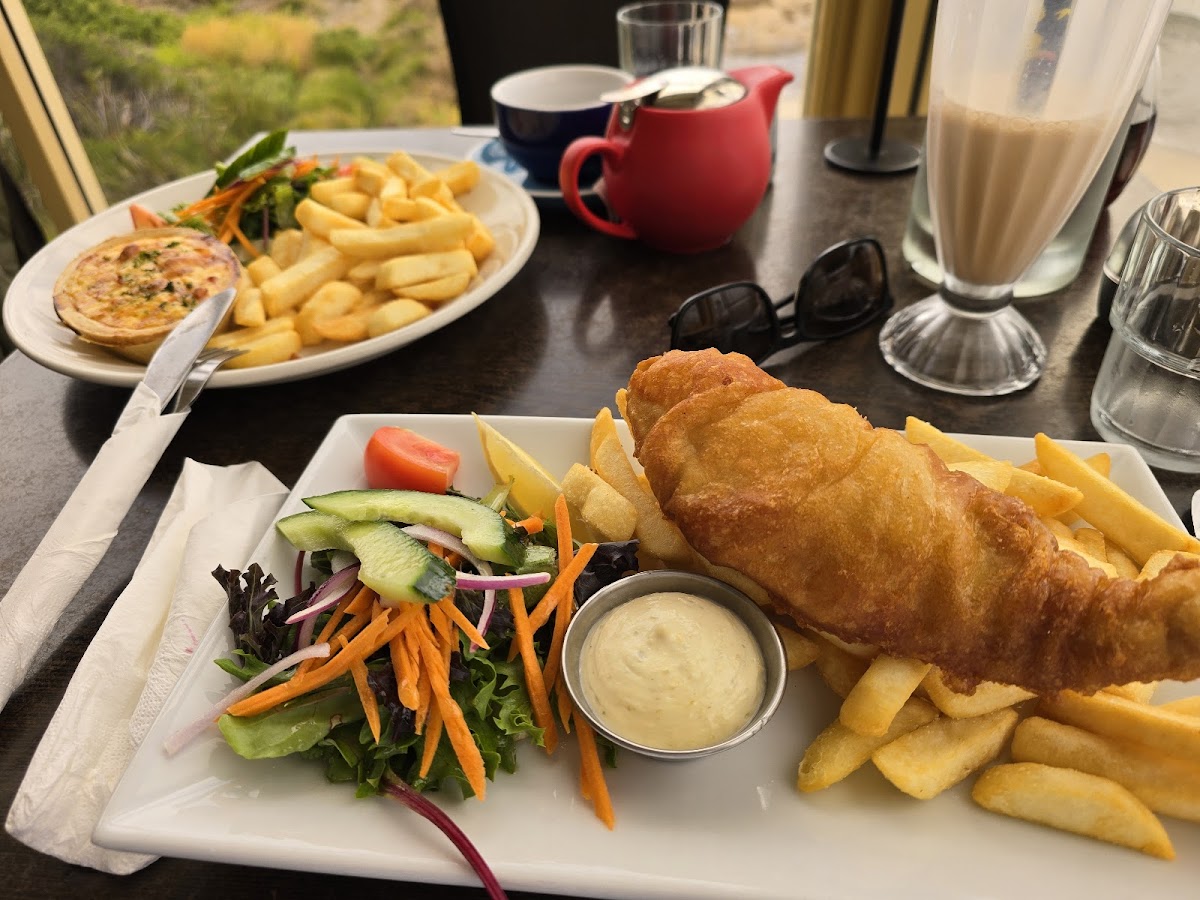 Whalers Galley Cafe - Photo 4