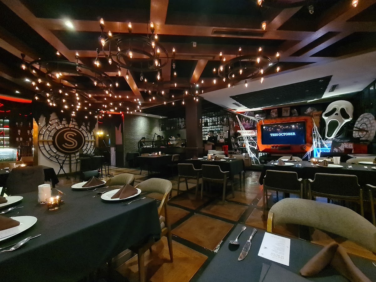 THE SOCIALITE SURABAYA - Photo 5