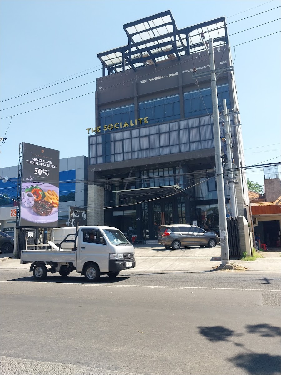 THE SOCIALITE SURABAYA - Photo 8