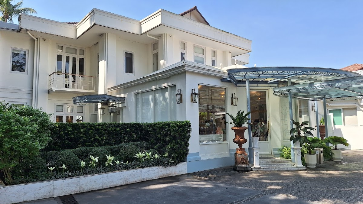White Swan Myanmar Tea House - Photo 3