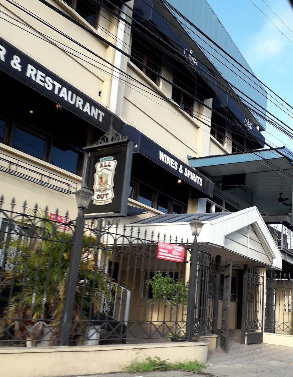 All Out Sports Bar & Gourmet Grill