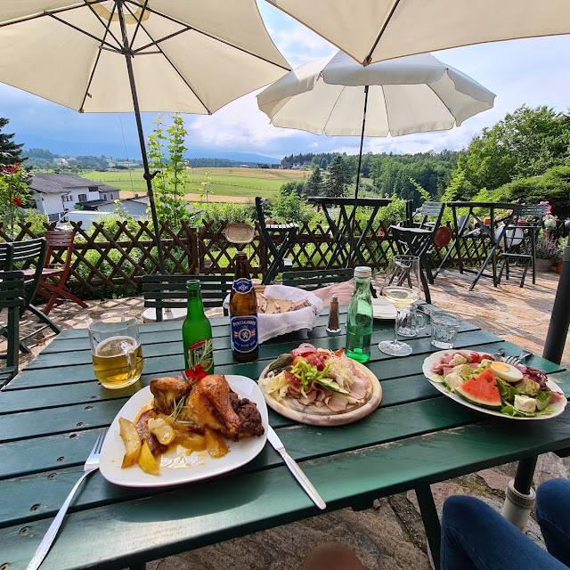 Gefülltes Hähnchen Und Wurstplatte