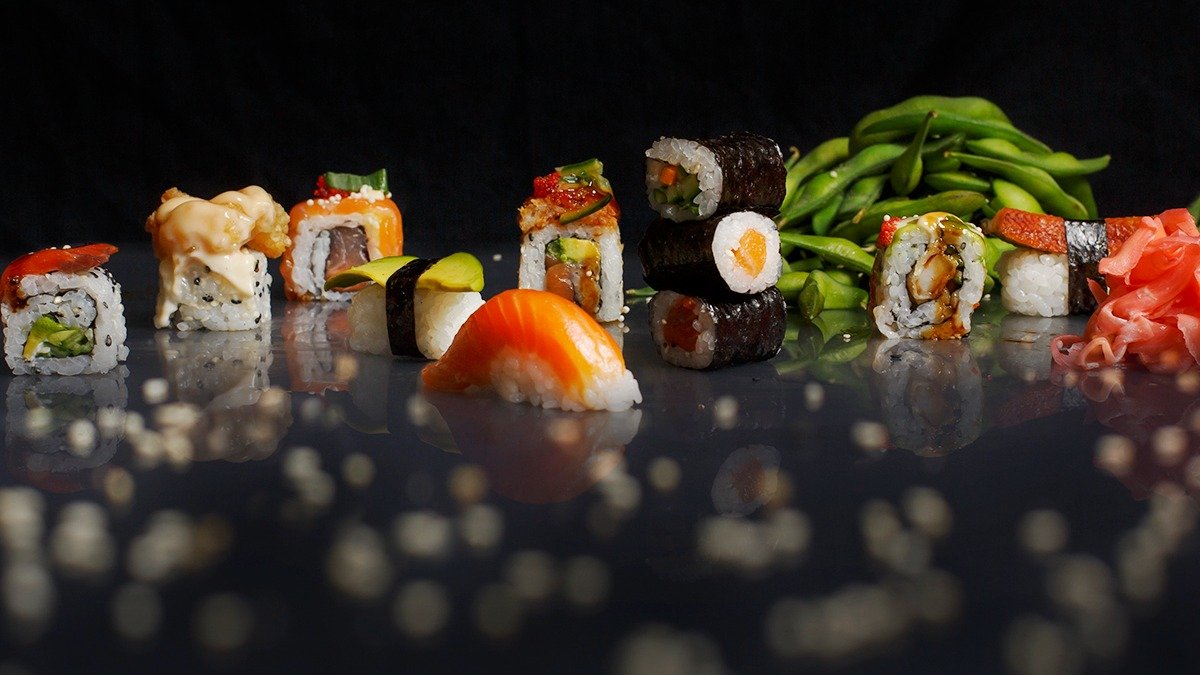 Happy teriyaki and rolls - Photo 1