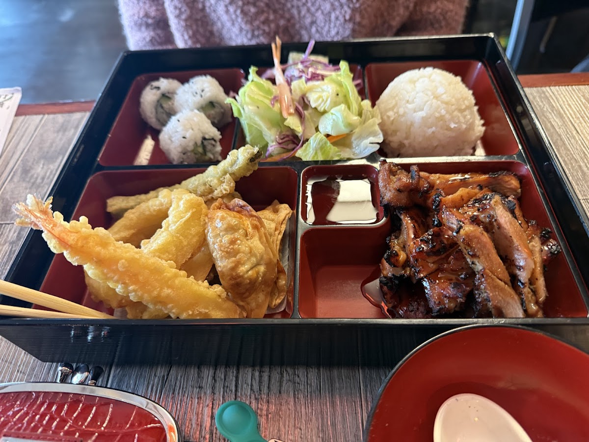Happy teriyaki and rolls - Photo 2