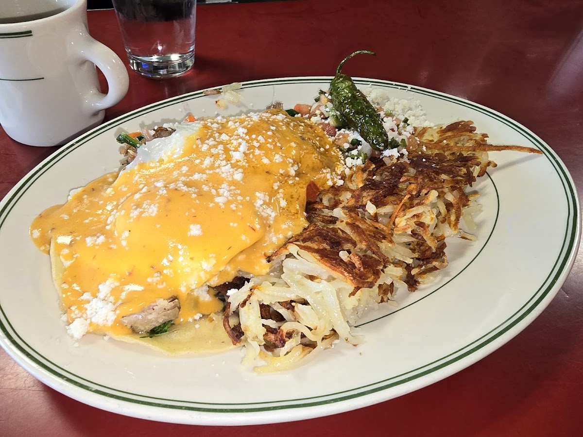 Hogan's Cafe Deluxe - Photo 7