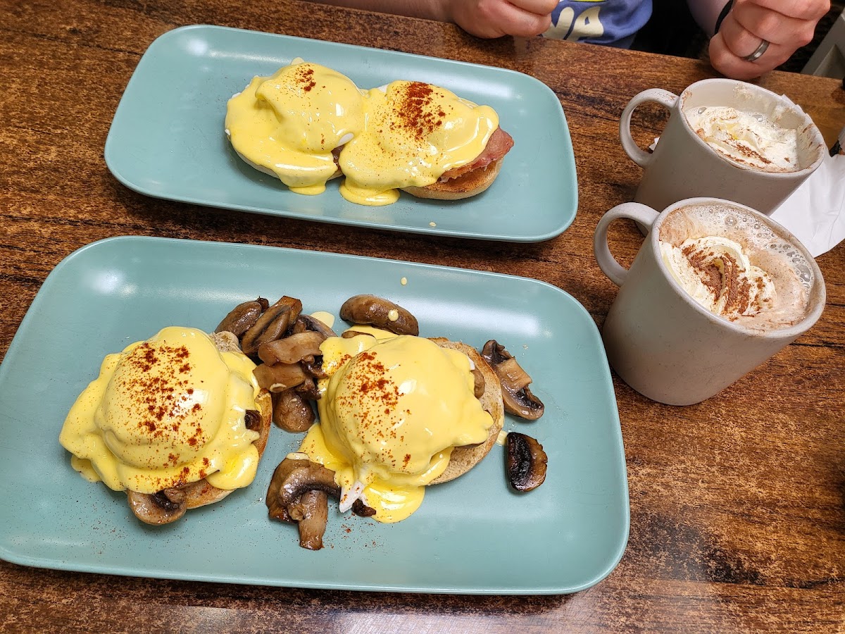 Village Cafe - Sunderland SR6 7JB - Photo 3